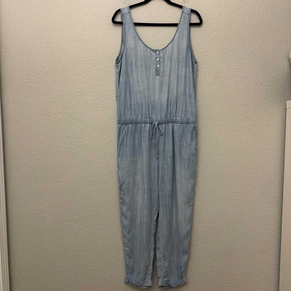 Cloth & Stone Jumpsuit 100% Tencel Sleeveless Surplice Back‎ Blue Chambray Large